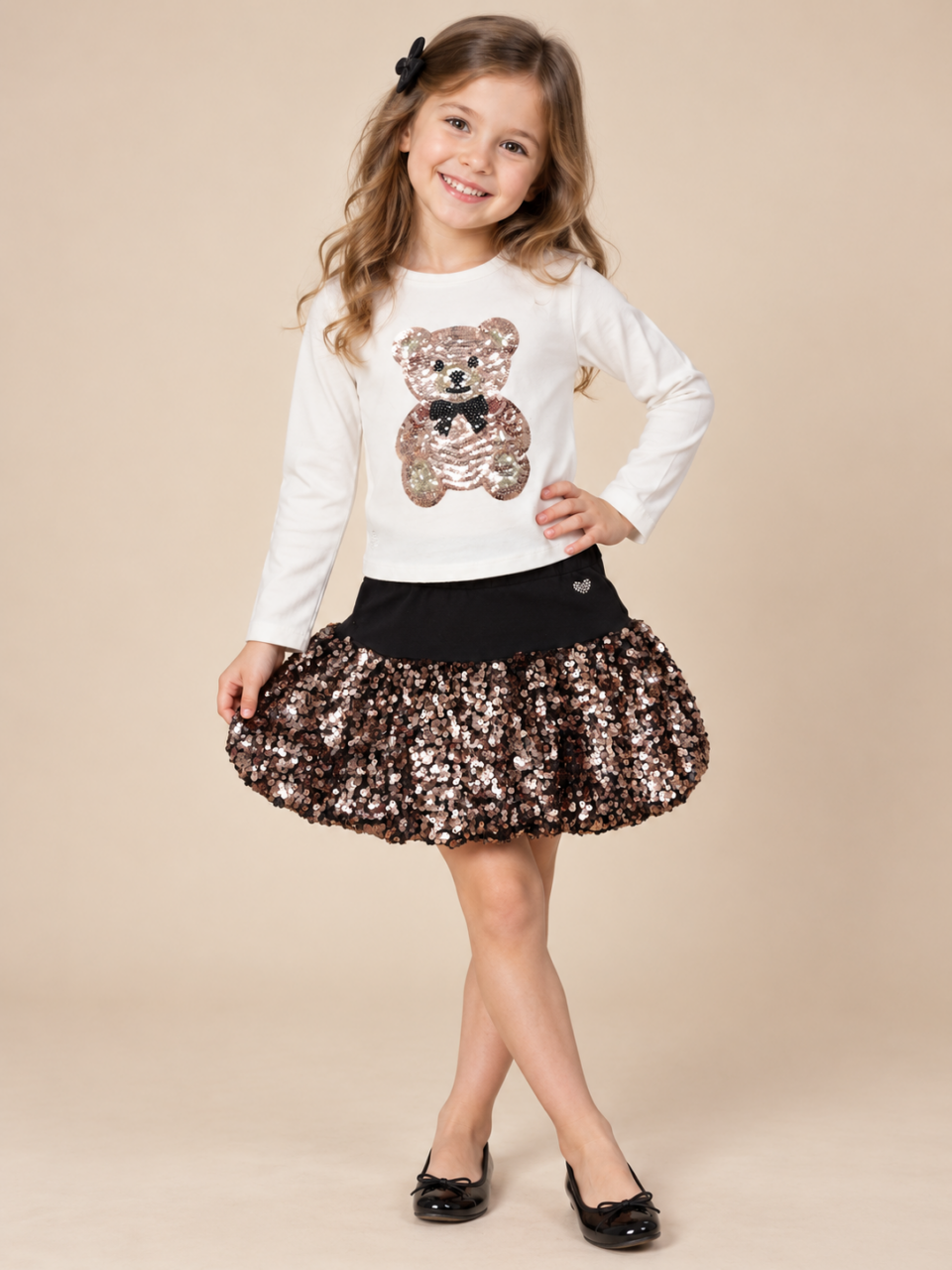 Completo Con T-Shirt Orsetto e Gonna Paillettes Sarabanda a/i 2026.
